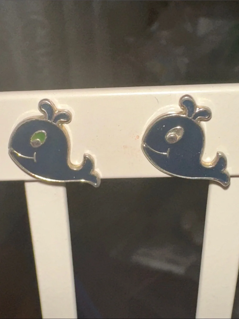 N/A black enamel